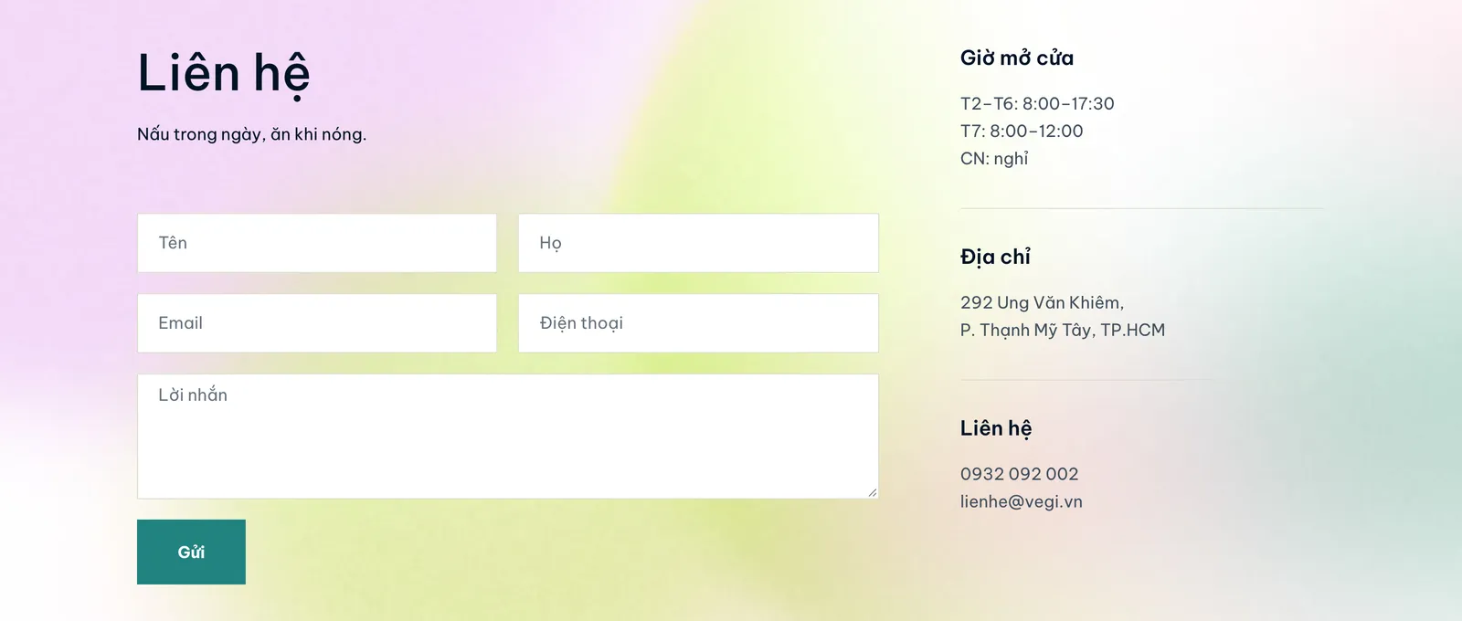 A contact page with opening hours, address and hotline on the Vegi restaurant template